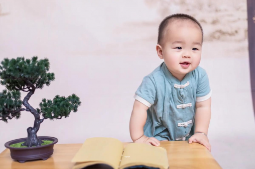 泰州宝宝爱吐奶是什么原因